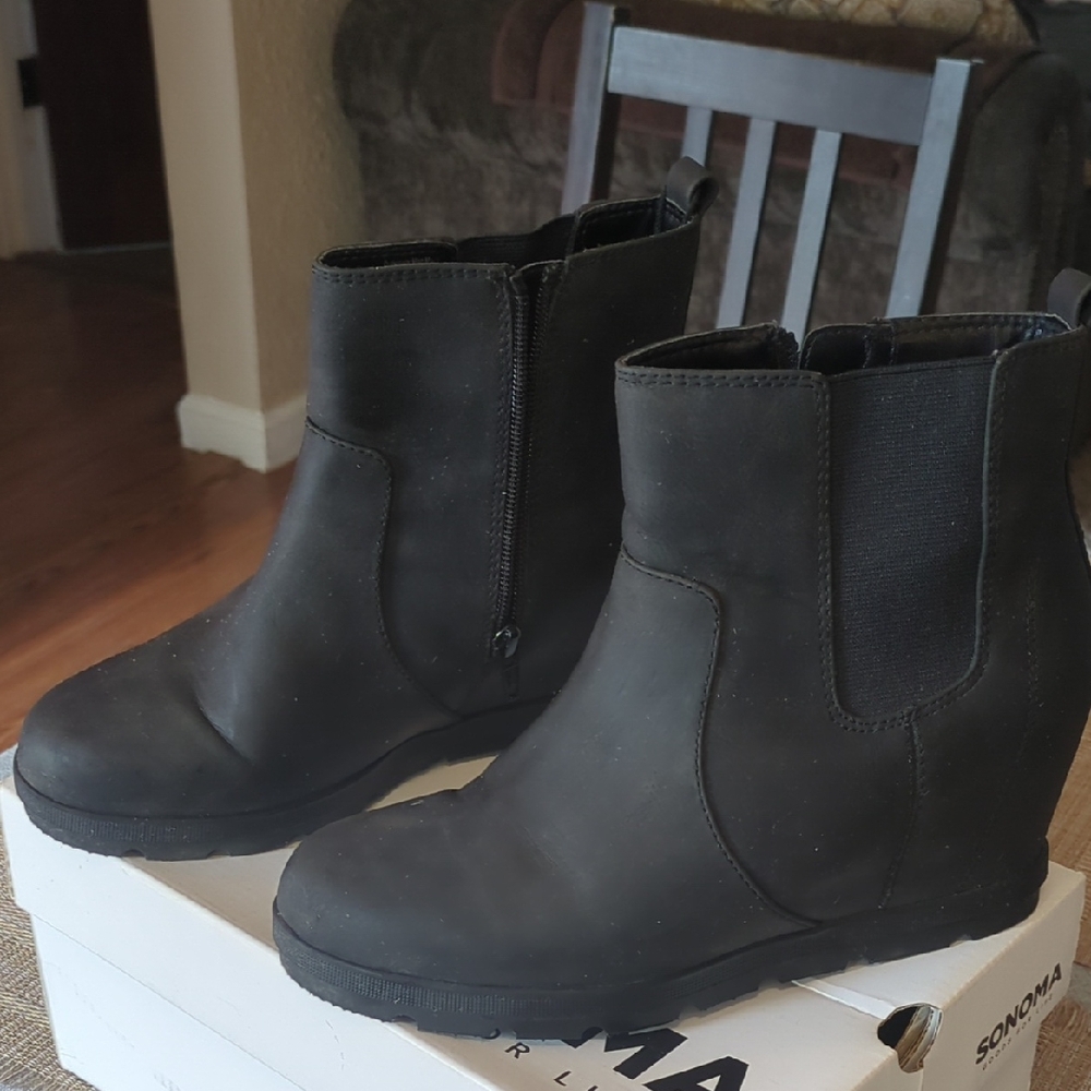 Sonoma Black Ankle Booties with Elastic Panels
